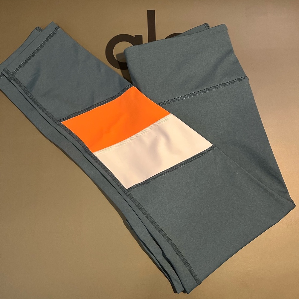 💚 ZYIA Green Leggings with White & Orange Stripe — Women’s 8–10 💚